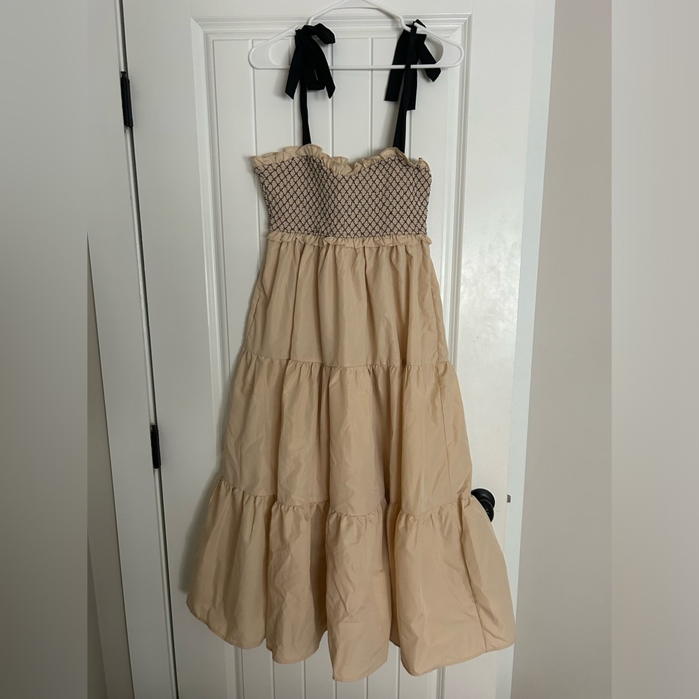 pants store “I Just Know Dress” in beige size small never worn with tags!